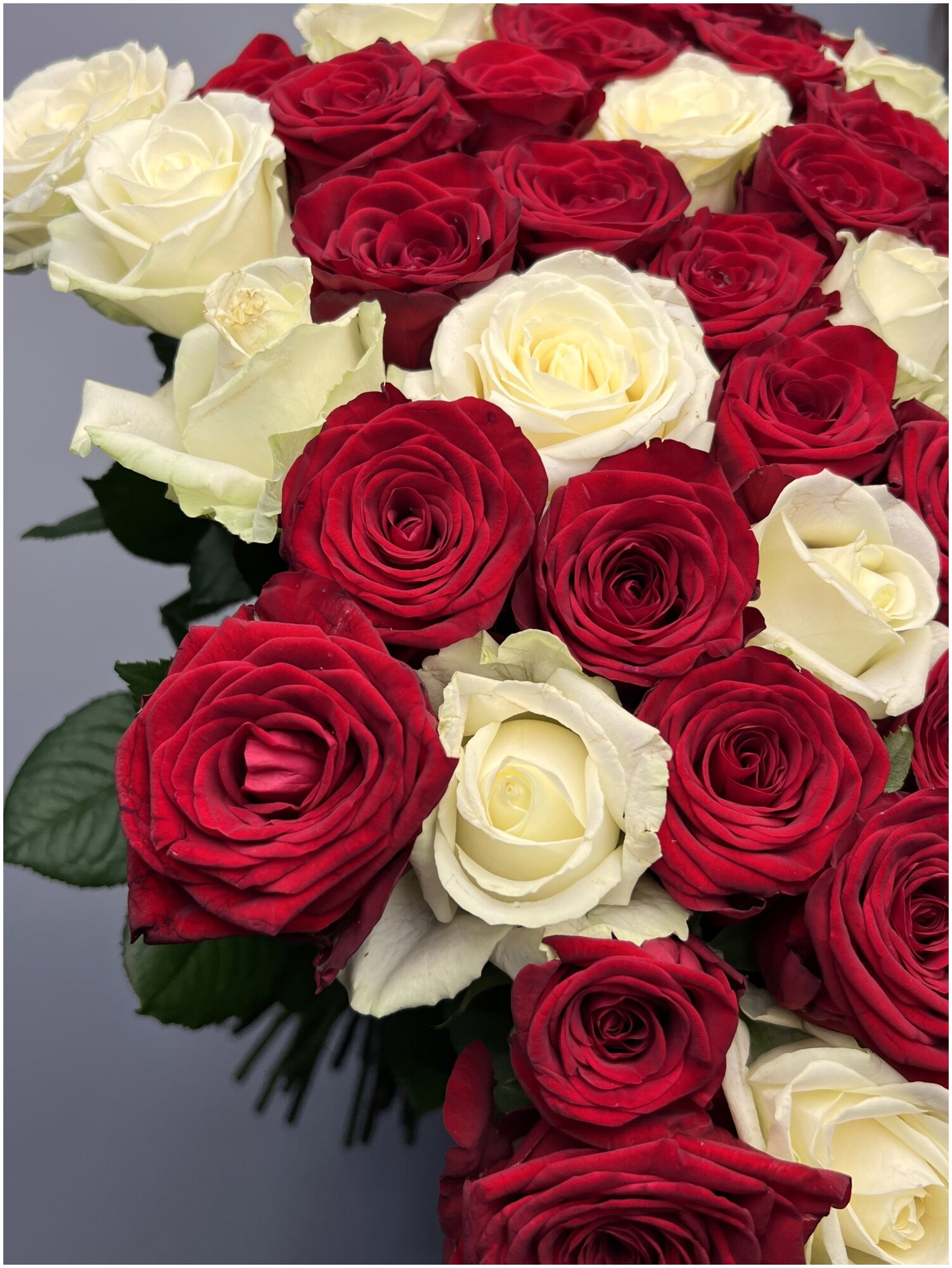 Фото букета 2: Букет из 51 розы — Flowers Place в Анталье