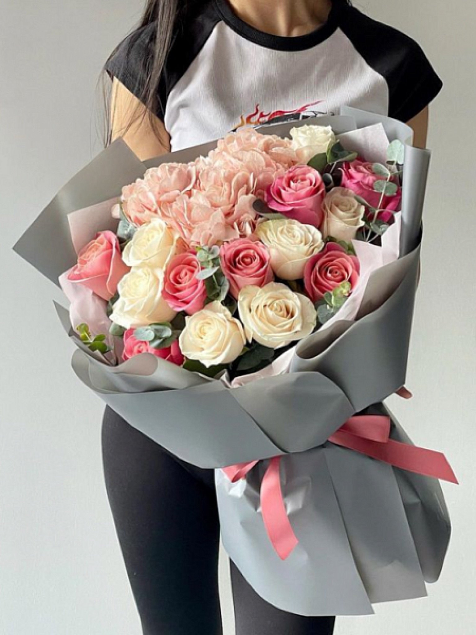 Фото букета 2: Без повода — Flowers Place в Абу Даби