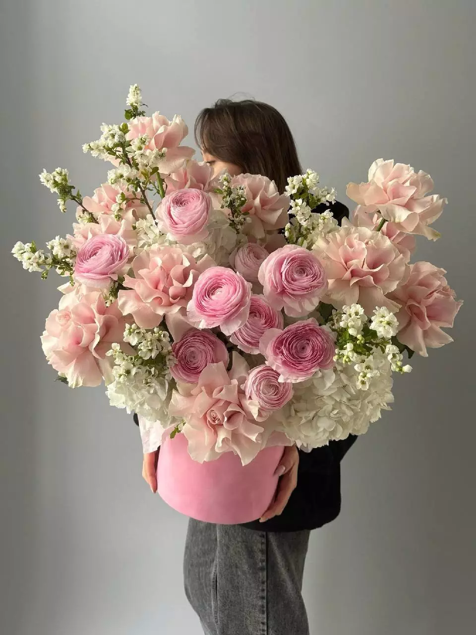 Фото букета: WOW-букеты — Flowers Place в Шардже