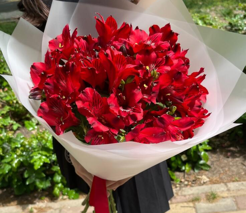 Фото букета 2: Альстромерии — Flowers Place По всему миру