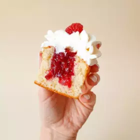 Дополнение к заказу: 🍰 Капкейки (за штуку) — Flowers Place в Айя-Напе