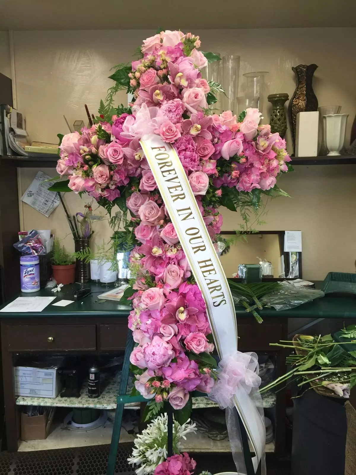 Фото букета: Букеты на похороны, погребение — Flowers Place в Бодруме