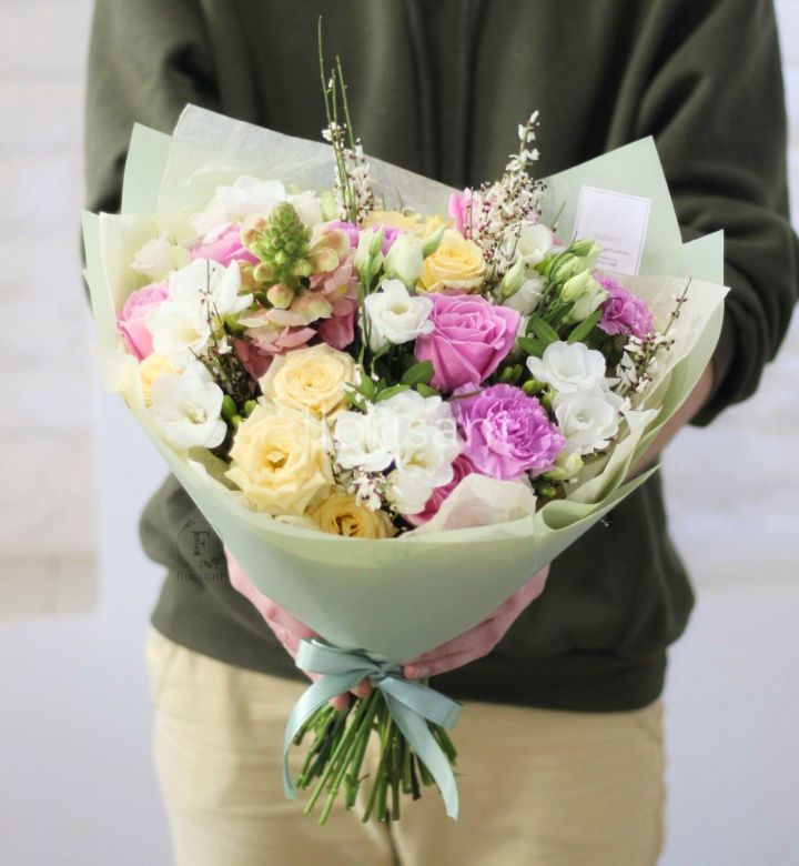 Фото букета 2: Без повода — Flowers Place в Париже