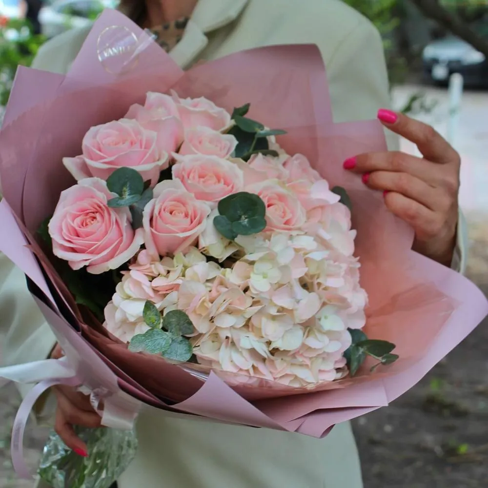 Фото букета 2: Без повода — Flowers Place на Пхукете