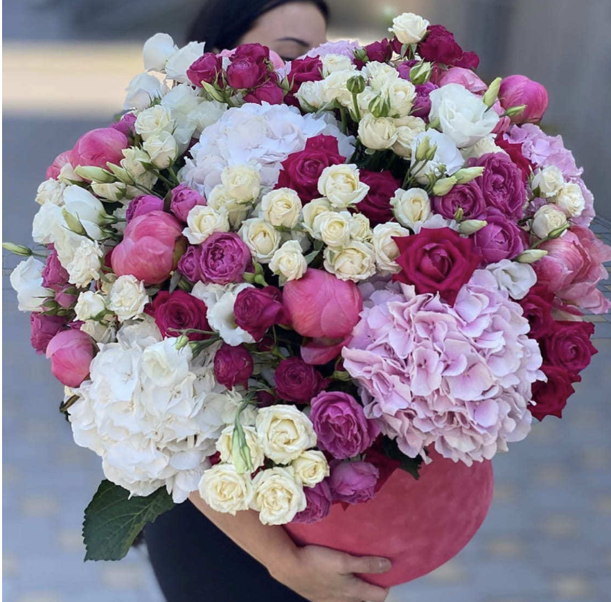 Фото букета: WOW-букеты — Flowers Place в Шардже