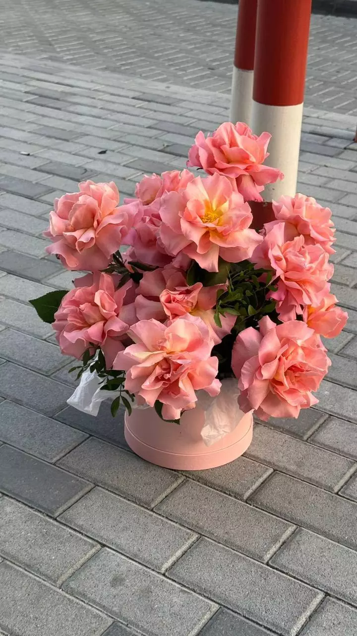 Фото букета 2: БестСеллеры — Flowers Place в Абу Даби