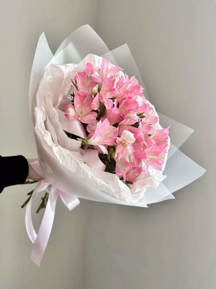 Фото букета: Альстромерии — Flowers Place в Париже