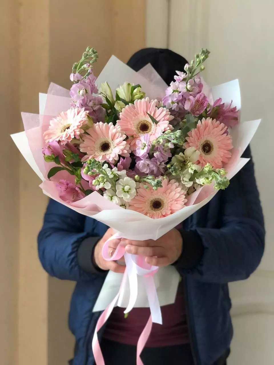 Фото букета: Без повода — Flowers Place в Карловых Варах