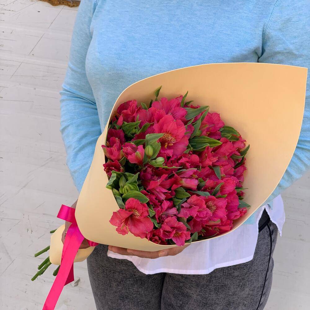 Фото букета 2: Альстромерии — Flowers Place в Париже