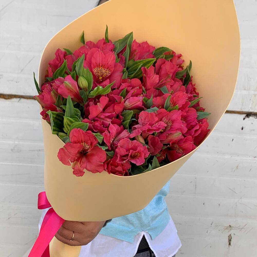 Фото букета: Альстромерии — Flowers Place в Париже
