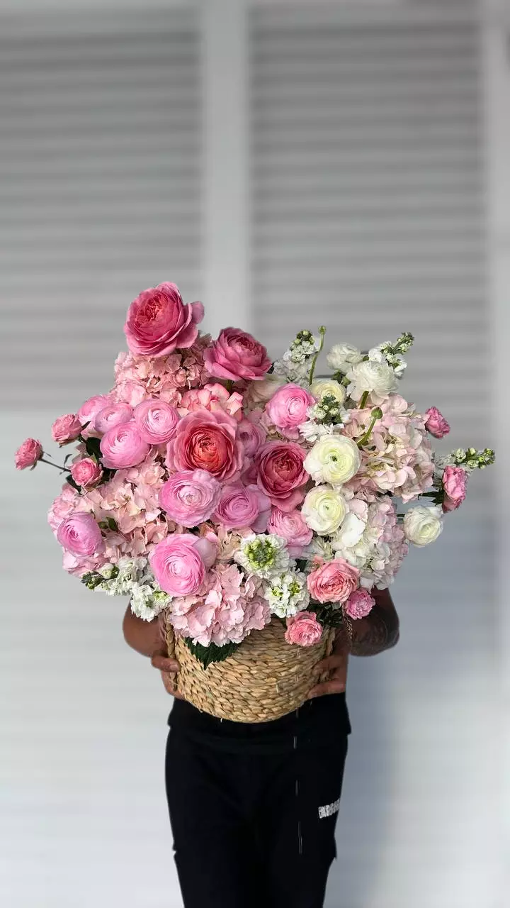 Фото букета 2: WOW-букеты — Flowers Place в Тбилиси