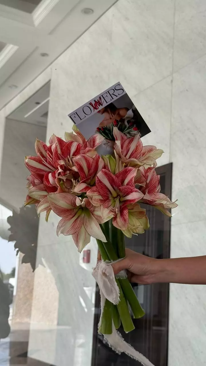 Фото букета: Без повода — Flowers Place в Париже