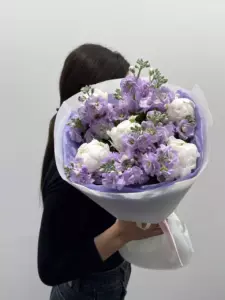 Фото букета «Букет Пион 5 Маттиола 5 Ленты Компактный Романтика «Персиковый Вальс» Шарджа» в Шардже — Цветы Шарджа - Доставка цветов Flowers Place, фото 1 из 3
